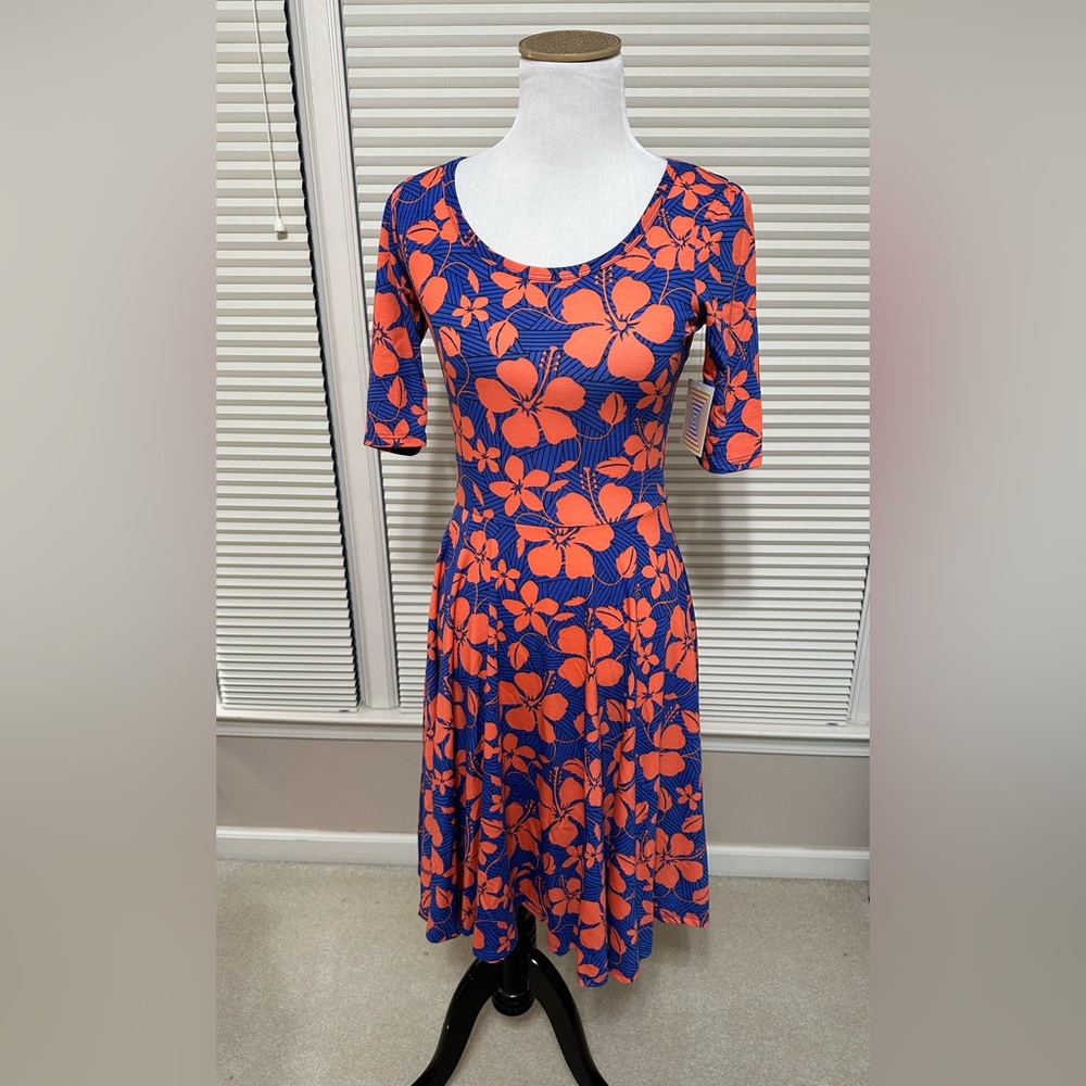 NWT Small LuLaRoe Nicole